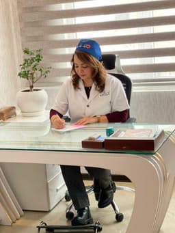 دکتر طراوت  طاهری