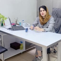 دکتر فرزانه حسنی