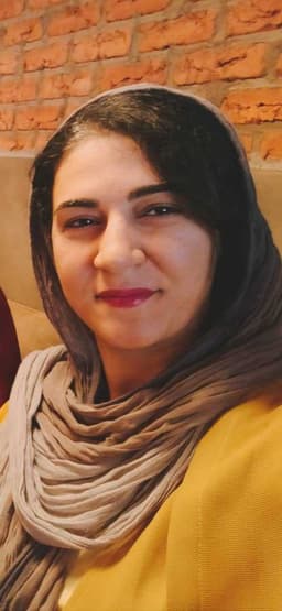 دکتر  شقایق مومن آبادی