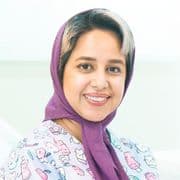 دکتر یاسمین خاکسار